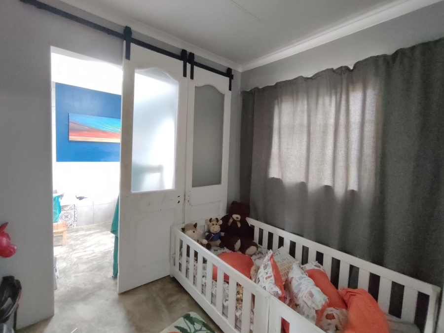 6 Bedroom Property for Sale in Flamwood North West